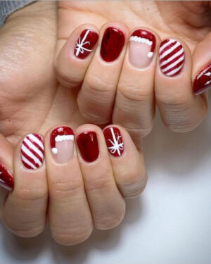 Diseños de uñas para adolescentes navideñas: Elegancia festiva en rojo y blanco